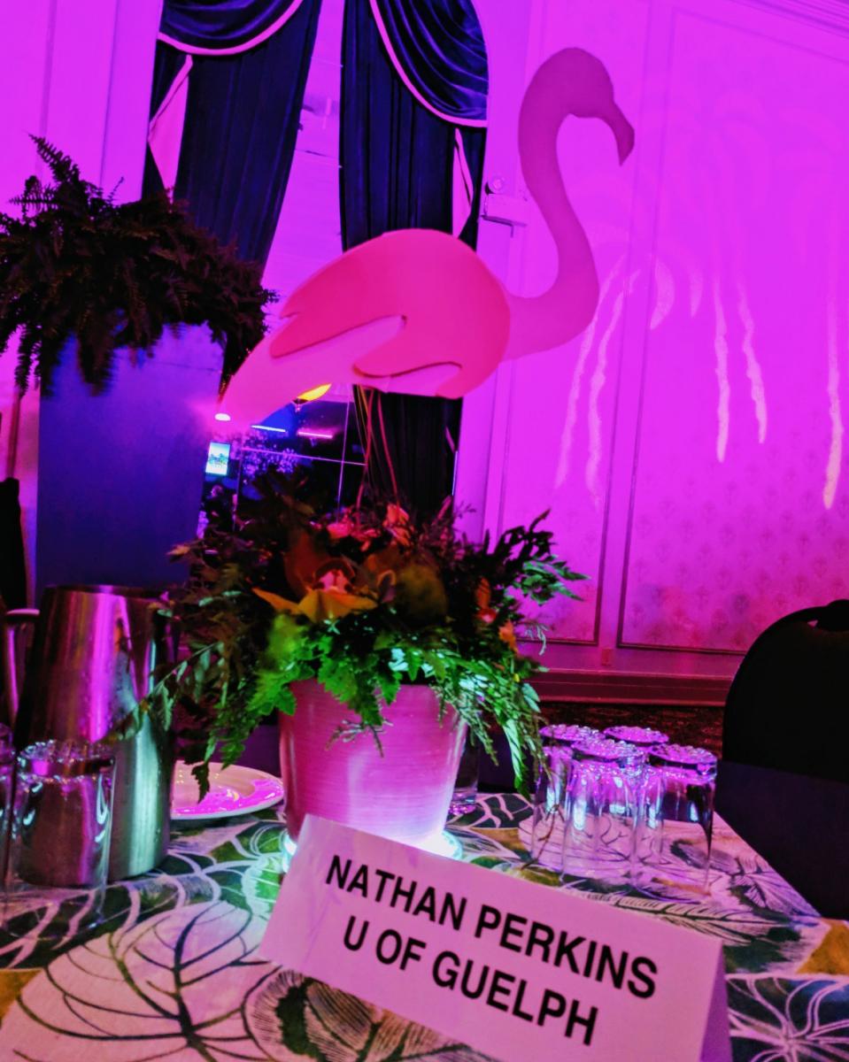 table decorations with pink flamingo