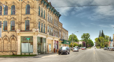 Rural town streetscape intersection, view of old heritage building