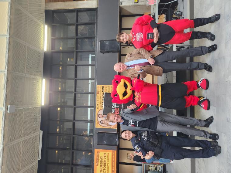 The U of G 2025 Co-chairs, John Walsh and Erin Mancini, posing with UWGWD Campaign Chair Deputy John Kelly, as well as Gryph and UW Everyday Hero Mascots