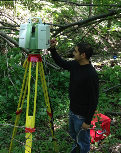 Student operating terrestrial laser scanner